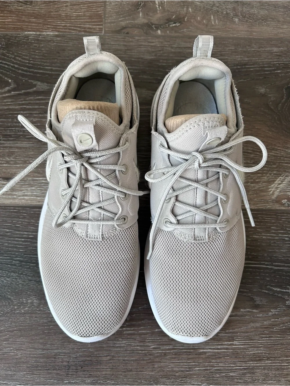 Nike Womens Roshe Two Sneaker Size 9